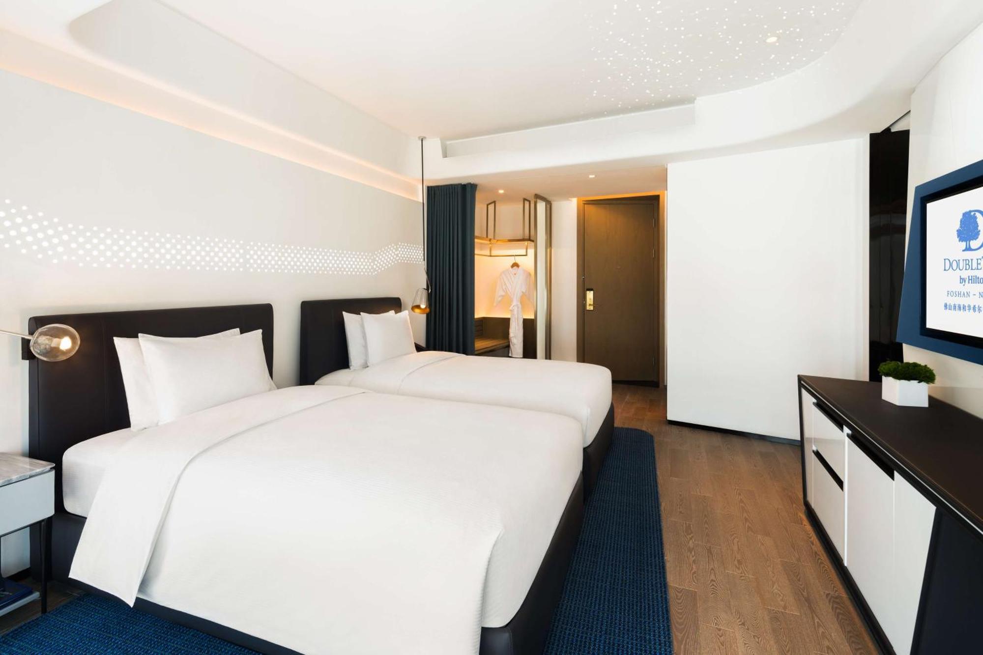 Doubletree By Hilton Foshan Nanhai-Free Canton Fair Shuttle Bus Exterior photo